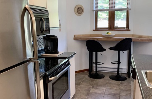 Mont-Tremblant Condo | 2 bed 2 bath, sleeps 6, free wifi, free parking, recently renovated