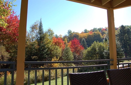 Mont-Tremblant Condo | 2 bed 2 bath, sleeps 6, free wifi, free parking, recently renovated