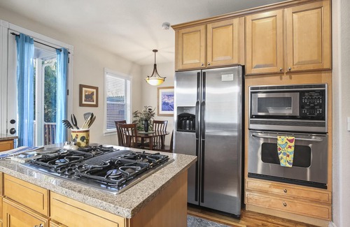Sloan Lake House | 2 BED/2 BATH, STEPS TO SLOANS LAKE, 5 min Downtown DENVER, pets Ok, Fenced yard