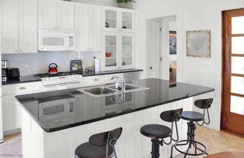 Schooner Bay House | 2 Bed 2 Bath Waterfront House located in Schooner Bay, Abaco