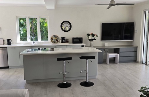 Sunset Crest Villa | 2 bed 2 bath with Private Pool - Close to All Amenities!
