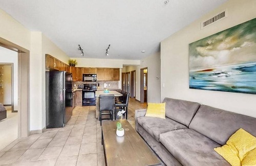 South Pandosy Apartment | 2 Bed 2 Bath Corner Unit Overlooking Pool 501