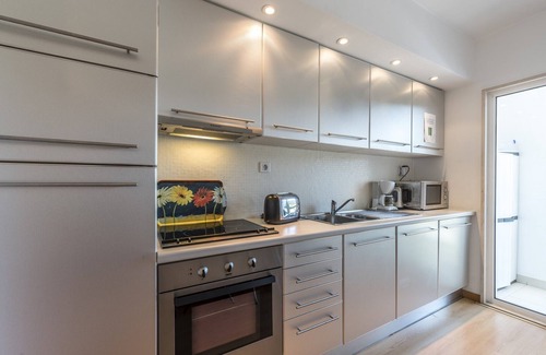 Telheiro Apartment | 2 Bed Apartment, With Pool & Marina Views, Sleeps 5, AC in All Rooms, With Wifi