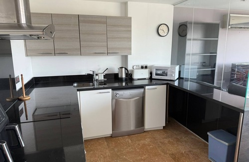 Gibraltar Apartment | 2 Bed Apt in Ocean Village - Pools - Jacuzzi - WiFi - Rock Views