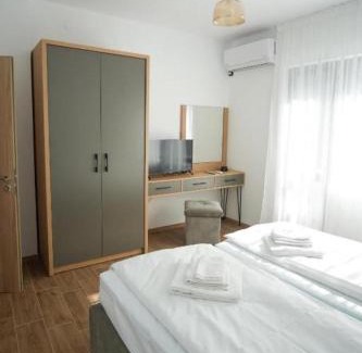 Sandanski Apartment | 2 Bed Apt - Sleeps 4 Terrace & Pet Friendly