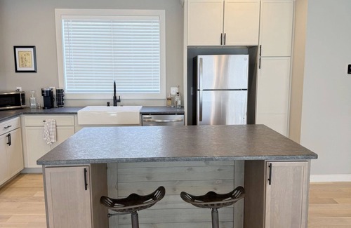 Easley House | 2 Bed - Bourbon Lovers Dream - Close to Clemson, Greenville, and Easley Silos