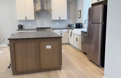 Easley House | 2 Bed - Bourbon Lovers Dream - Close to Clemson, Greenville, and Easley Silos