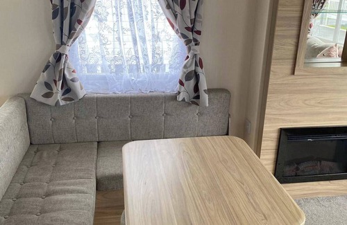 Rhyl Cabin | 2 bed caravan in rhyl , dog friendly, with wifi