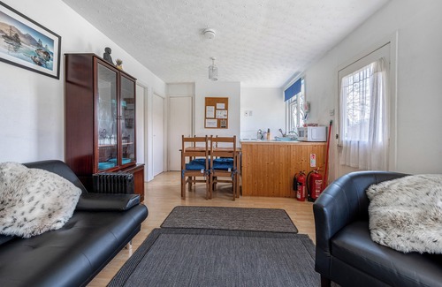 Contin Ski Chalet | 2 Bed Chalet - Sleeps 4 - Parking - Wifi