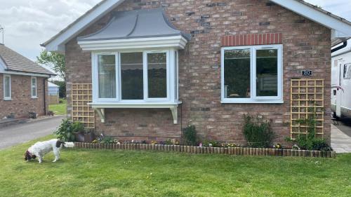 Bridlington House | 2 Bed Cottage - Sleeps 4 Dog Friendly Garden