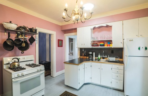 Phinney Ridge Cottage | 2-Bed Craftsman with Private Garden, Steps to Green Lake & Downtown Seattle