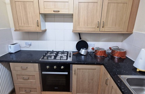 Bristol Apartment | 2 Bed Flat | 4 Guests | Wi-fi | Near Bristol City Centre