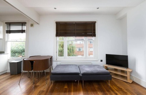 South Hampstead Apartment | 2 BED flat in Swiss Cottage (5min to Baker St)