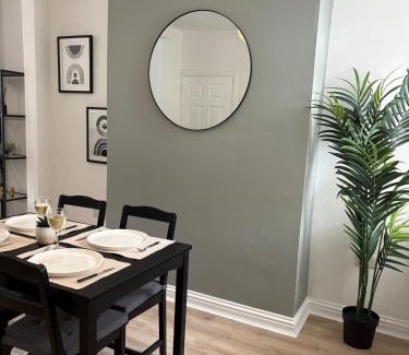 Hull House | 2 Bed House Great Location