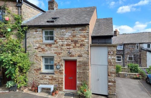 Buxton House | 2 Bed in Buxton 79146