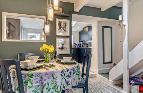 Buxworth House | 2 Bed in Buxworth 94131