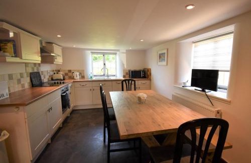 Chaldon Herring House | 2 Bed in East Chaldon DC025