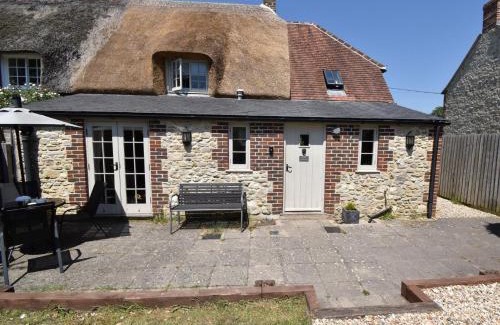 Chaldon Herring House | 2 Bed in East Chaldon DC025