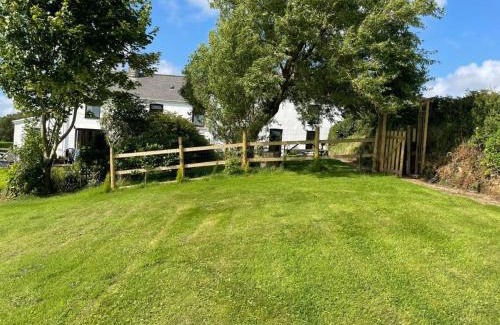 Crynant House | 2 Bed in Gower 62019