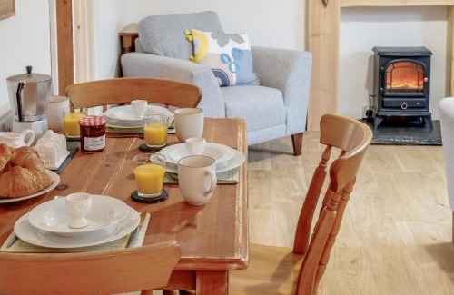 Llanrhidian Higher House | 2 bed in Gower 77978