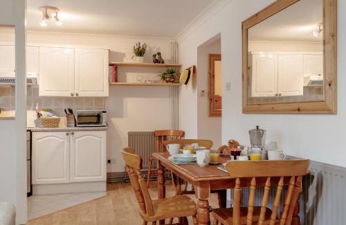 Llanrhidian Higher House | 2 bed in Gower 77978