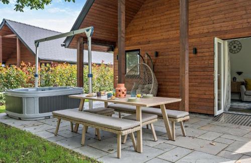Upper Killay House | 2 Bed in Gower 91728