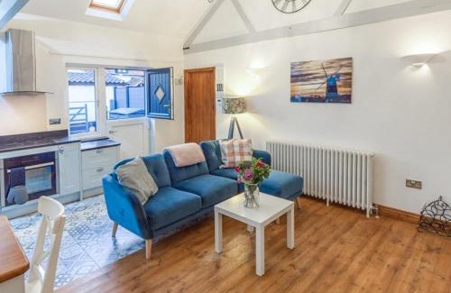Fakenham House | 2 Bed in Stibbard 79993