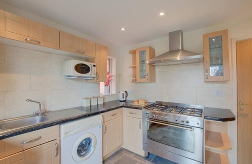 Swanage House | 2 Bed in Swanage (oc-wy421)