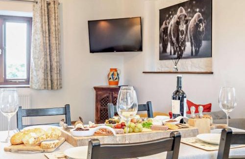 Long Barn House | 2 Bed in Taunton 93581