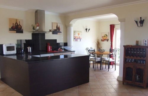 Salema Cottage | 2 bed property with private pool and superb views - a rare find in Salema