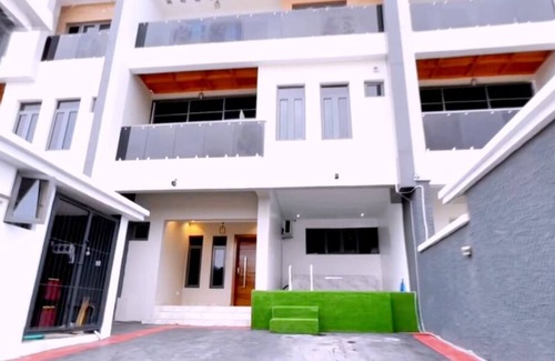 Ofin House | 2 Bed room self compound duplex with pool in Lekki