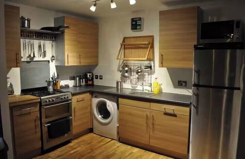 Granton Apartment | 2-Bed Seaside Apartment - Sleeps 5 & Free Parking