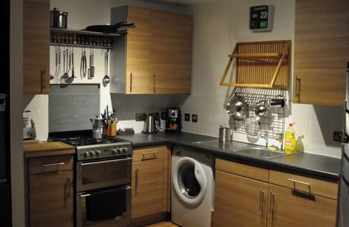 Granton Apartment | 2-Bed Seaside Apartment - Sleeps 5 & Free Parking