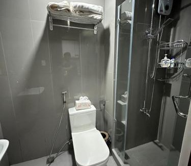San Antonio Apartment | 2 Bed Suite at Air Residences Condo, Ayala Ave Makati