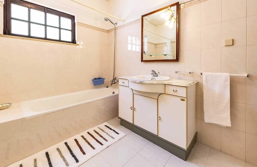 Alpouvar Villa | 2 Bed villa few minutes drive from resort centre