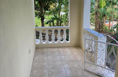 Grand Roy Apartment | 2 Bed Villa - Sleeps 4 - Sea View & 10min to Beach