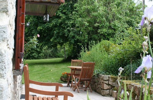 Maisonnais-sur-Tardoire Cottage | 2 Bedroomed Detached cottage With Large Private Garden-NOW WITH WI-FI
