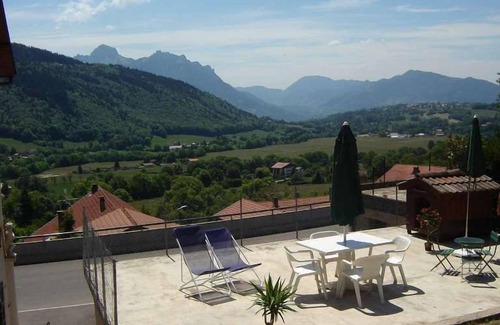 Saint-Paul-en-Chablais Apartment | 2 bedroom apartment close to the lake, skiing and hiking - Bernex/Évian