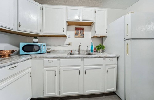 Euclid Apartment | 2 Bedroom 1 Bath Apartment in Euclid