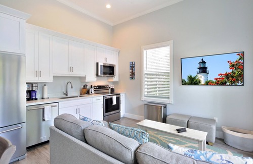 Meadows Condo | 2 Bedroom 1 Bath Condo at Bayfront Suites & Marina - NO CLEANING FEE