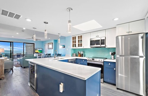 North Beach Haven Condo | 2 bedroom 2 bath 3rd floor Fishery Condo with fabulous ocean views
