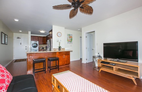 Waikiki Condo | 2 Bedroom, 2 Bath Condo With Mountain And Water Views In The Heart Of Waikiki