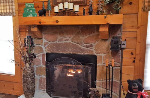 Sevierville Cabin | 2 Bedroom/2 Bath, Swimming Pool, Hot Tub, WiFi, Loft with Game Room