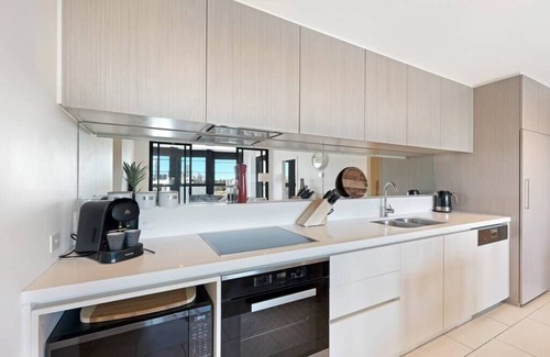Cremorne Apartment | 2 Bedroom/2 Bathroom on Swan St!
