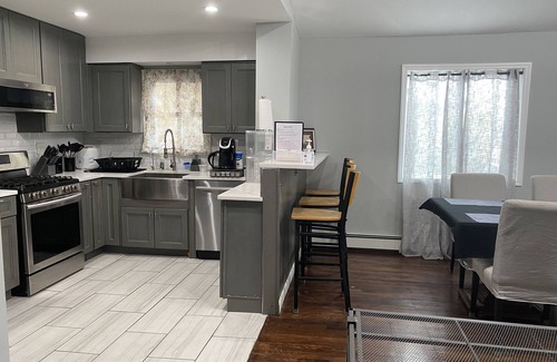 Greenville House | 2 Bedroom & 5 Beds ★FREE Driveway Parking★ near NYC, EWR, Cruise Port