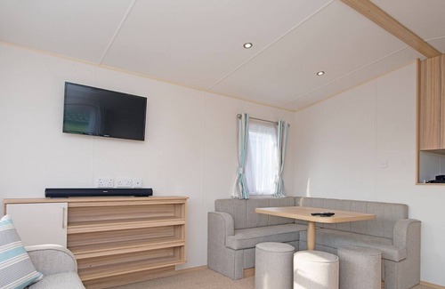 Hayling Island House | 2 bedroom accommodation in Hayling Island