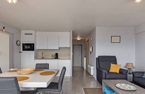 Oostduinkerke-Bad Apartment | 2 bedroom accommodation in Oostduinkerke