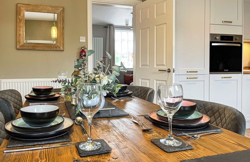 Tupton Cottage | 2 bedroom accommodation in New Tupton, near Chesterfield