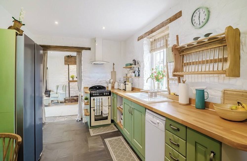 West Pennard Apartment | 2 bedroom accommodation in West Pennard, near Glastonbury
