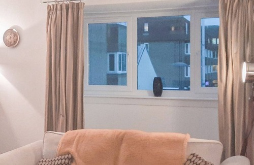 Helensburgh Cottage | 2 bedroom accommodation in Helensburgh